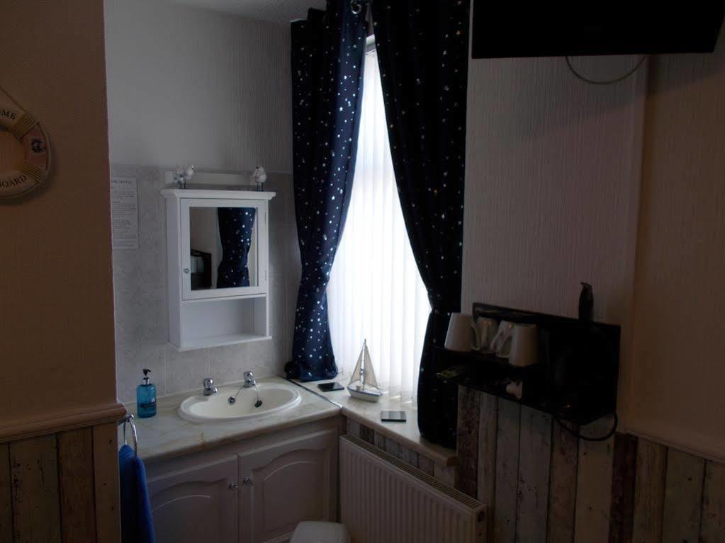 Delamere Hotel Blackpool Bagian luar foto