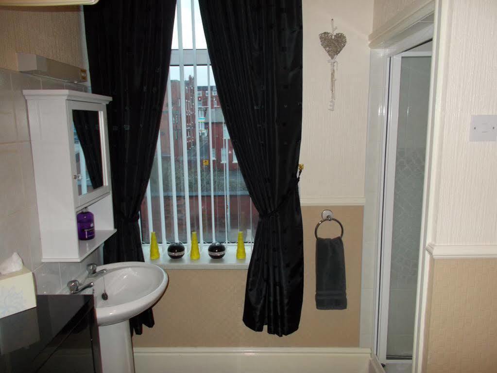 Delamere Hotel Blackpool Bagian luar foto