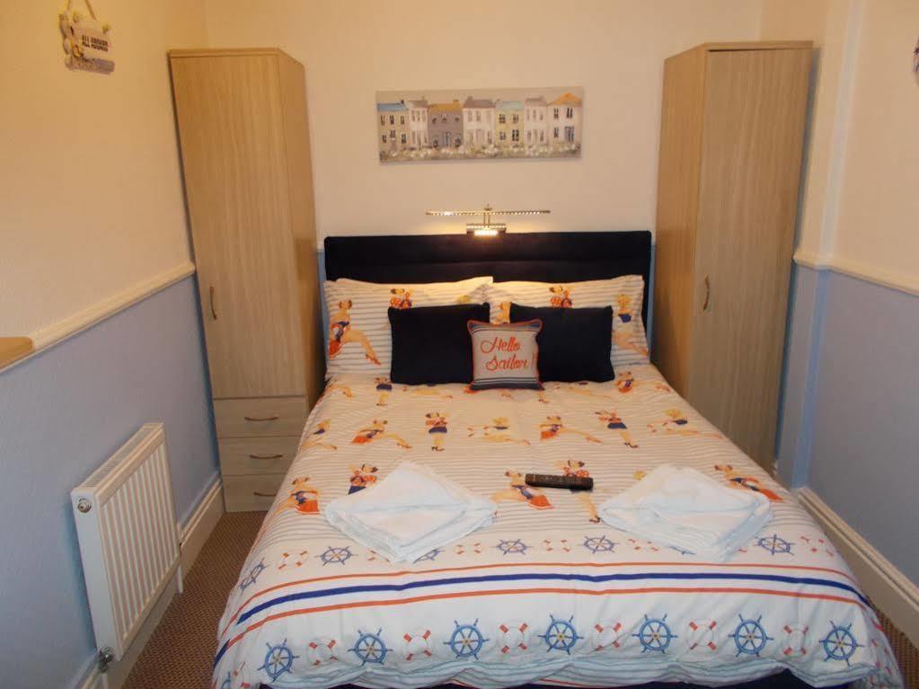 Delamere Hotel Blackpool Bagian luar foto